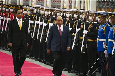 Thủ tướng Thái Lan chủ trì lễ đón trọng thể Chủ tịch nước Nguyễn Xuân Phúc