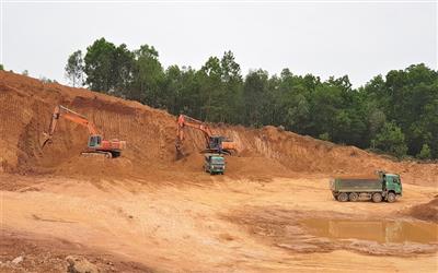 Thừa Thiên - Huế: Hủy kết quả trúng đấu giá mỏ đất làm vật liệu san lấp