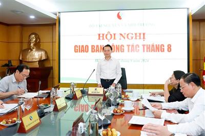 Toàn tâm, toàn lực, quyết tâm cao, nỗ lực lớn để hoàn thành nhiệm vụ