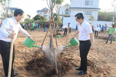 TP Thủ Đức ra quân trồng cây xanh