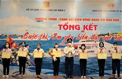 Trao 38 giải thưởng cuộc thi tìm hiểu 'Em yêu biển, đảo quê hương'