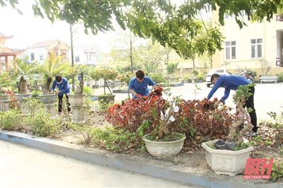 Xã Hoằng Đại (Thanh Hóa) ra quân tổng dọn vệ sinh môi trường