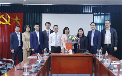 Xây dựng, hoàn thiện thể chế, chính sách, pháp luật tài nguyên và môi trường