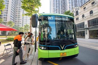 Xe buýt “xanh”: Mục tiêu đầy thách thức
