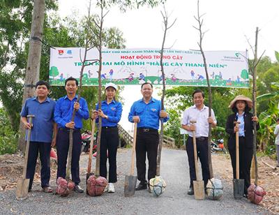 Xung kích, tình nguyện bảo vệ môi trường, ứng phó với biến đổi khí hậu