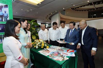 Bộ trưởng Trần Hồng Hà thăm Triển lãm Hội Báo toàn quốc năm 2022
