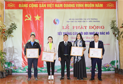 Nông Cống, Thanh Hóa: Tạp chí Tài nguyên và Môi trường phát động chương trình "Đường xanh" tại xã Vạn Thắng