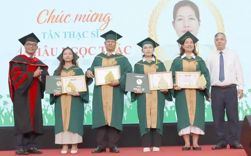 Đại học Tài nguyên và Môi trường TP. Hồ Chí Minh trao bằng cho hơn 900 tân Thạc sĩ, Kỹ sư, Cử nhân tại cơ sở mới Hiệp Phước