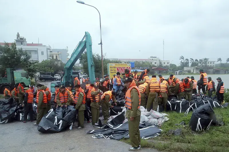 Huy động tối đa các lực lượng hỗ trợ Nhân dân khắc phục hậu quả thiên tai