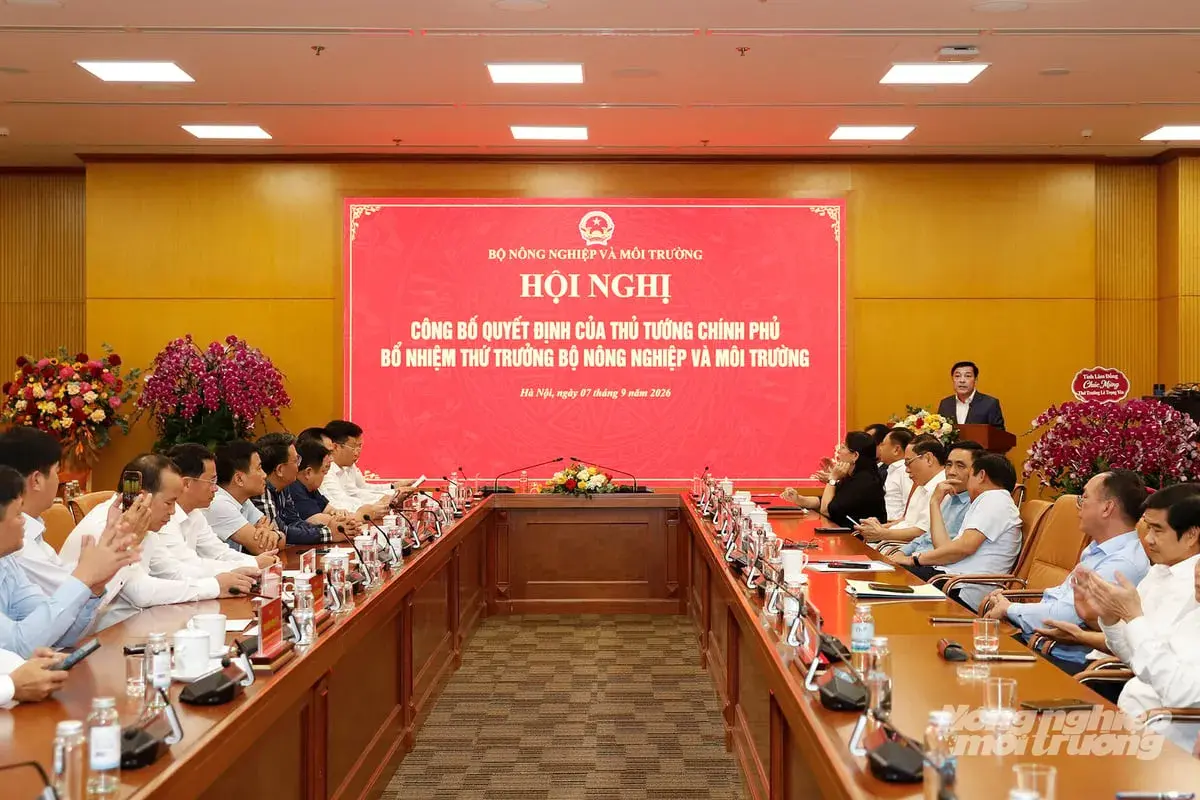 Thứ trưởng Bộ Nông nghiệp và Môi trường Lê Trọng Yên phát biểu nhận nhiệm vụ. Ảnh: Khương Trung.