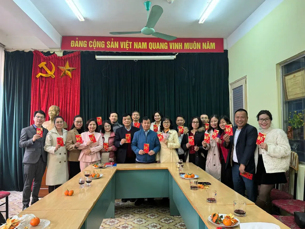 Chào năm mới 2026: Tạp chí Thanh niên cùng tuổi trẻ Việt Nam tự hào, vững tin theo Đảng
- Ảnh 1.