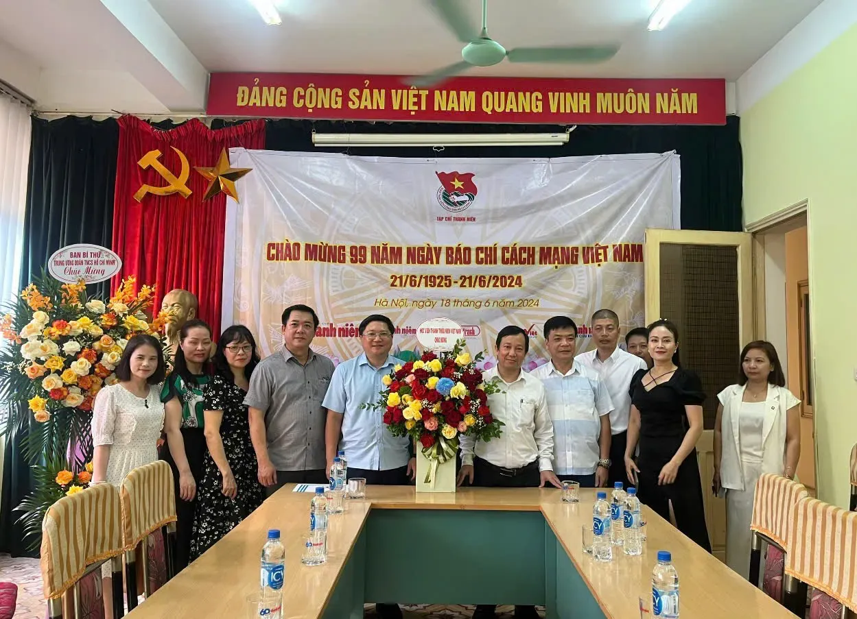 Chào năm mới 2026: Tạp chí Thanh niên cùng tuổi trẻ Việt Nam tự hào, vững tin theo Đảng
- Ảnh 5.