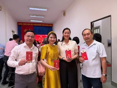 Chào năm mới 2026: Tạp chí Thanh niên cùng tuổi trẻ Việt Nam tự hào, vững tin theo Đảng
- Ảnh 3.