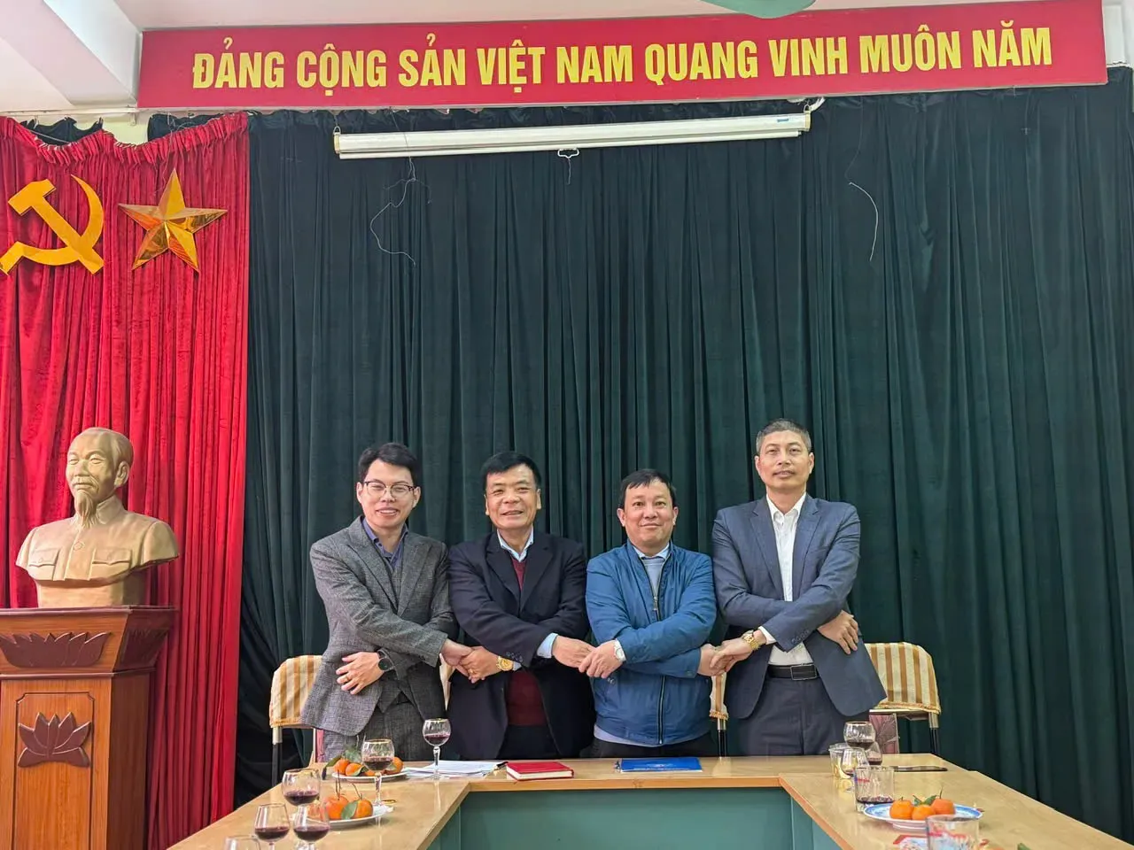 Chào năm mới 2026: Tạp chí Thanh niên cùng tuổi trẻ Việt Nam tự hào, vững tin theo Đảng
- Ảnh 2.