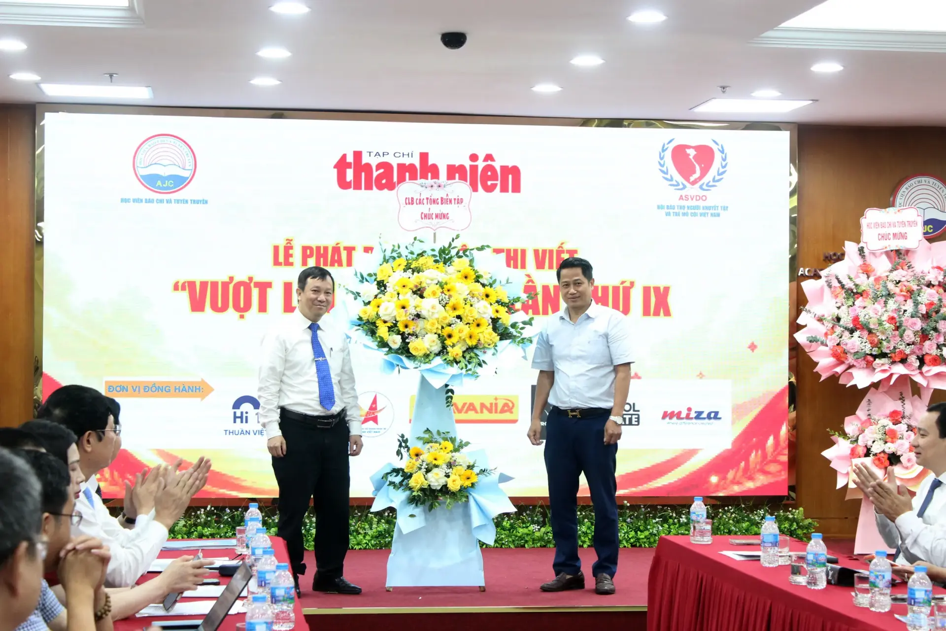 Phát động Cuộc thi viết “Vượt lên số phận” lần thứ IX- Ảnh 3. Phát động Cuộc thi viết “Vượt lên số phận” lần thứ IX- Ảnh 3.