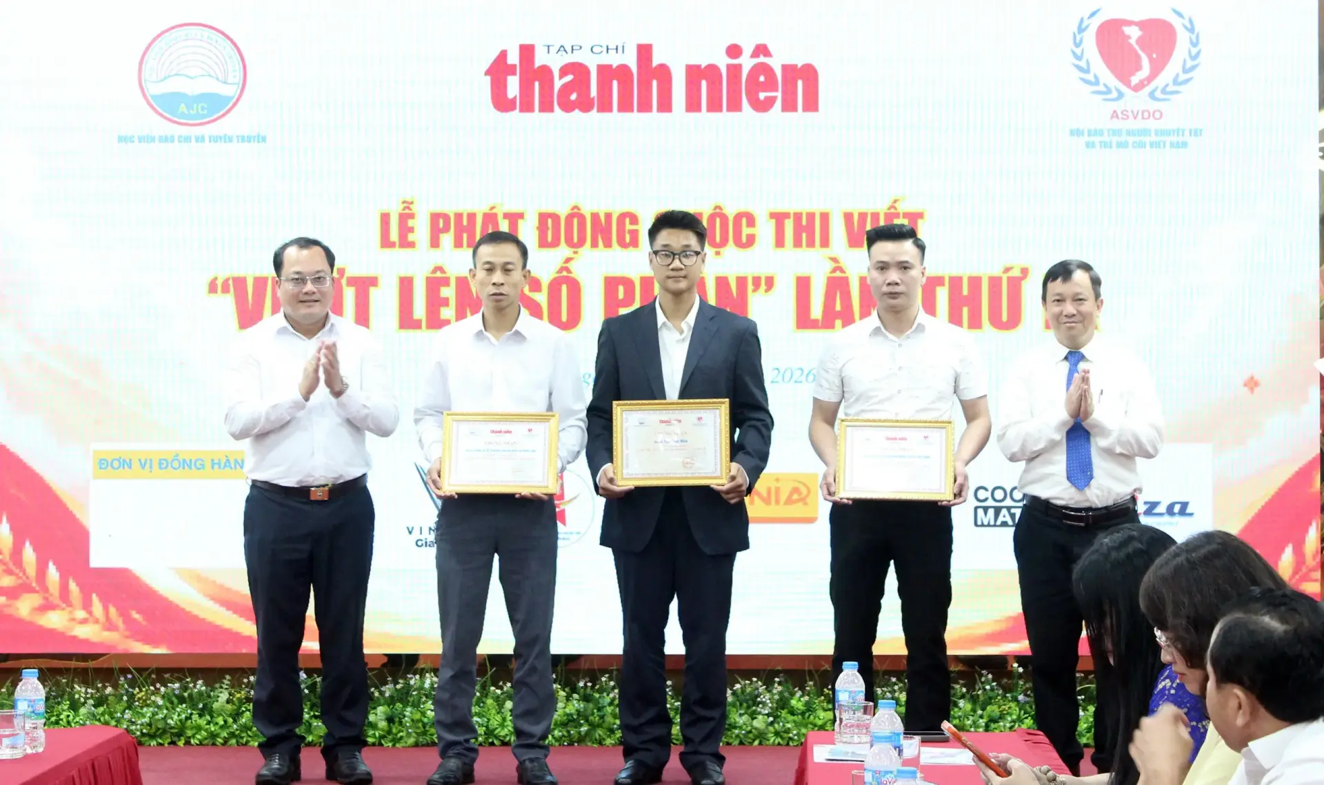 Phát động Cuộc thi viết “Vượt lên số phận” lần thứ IX- Ảnh 9. Phát động Cuộc thi viết “Vượt lên số phận” lần thứ IX- Ảnh 9.