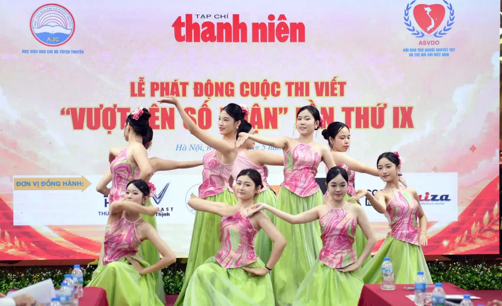 Phát động Cuộc thi viết “Vượt lên số phận” lần thứ IX- Ảnh 17. Phát động Cuộc thi viết “Vượt lên số phận” lần thứ IX- Ảnh 17.