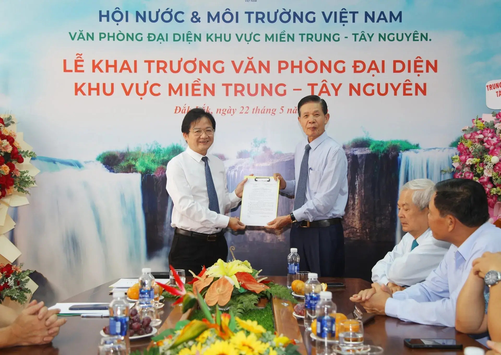 van-phong-dak-lak-12-.jpg