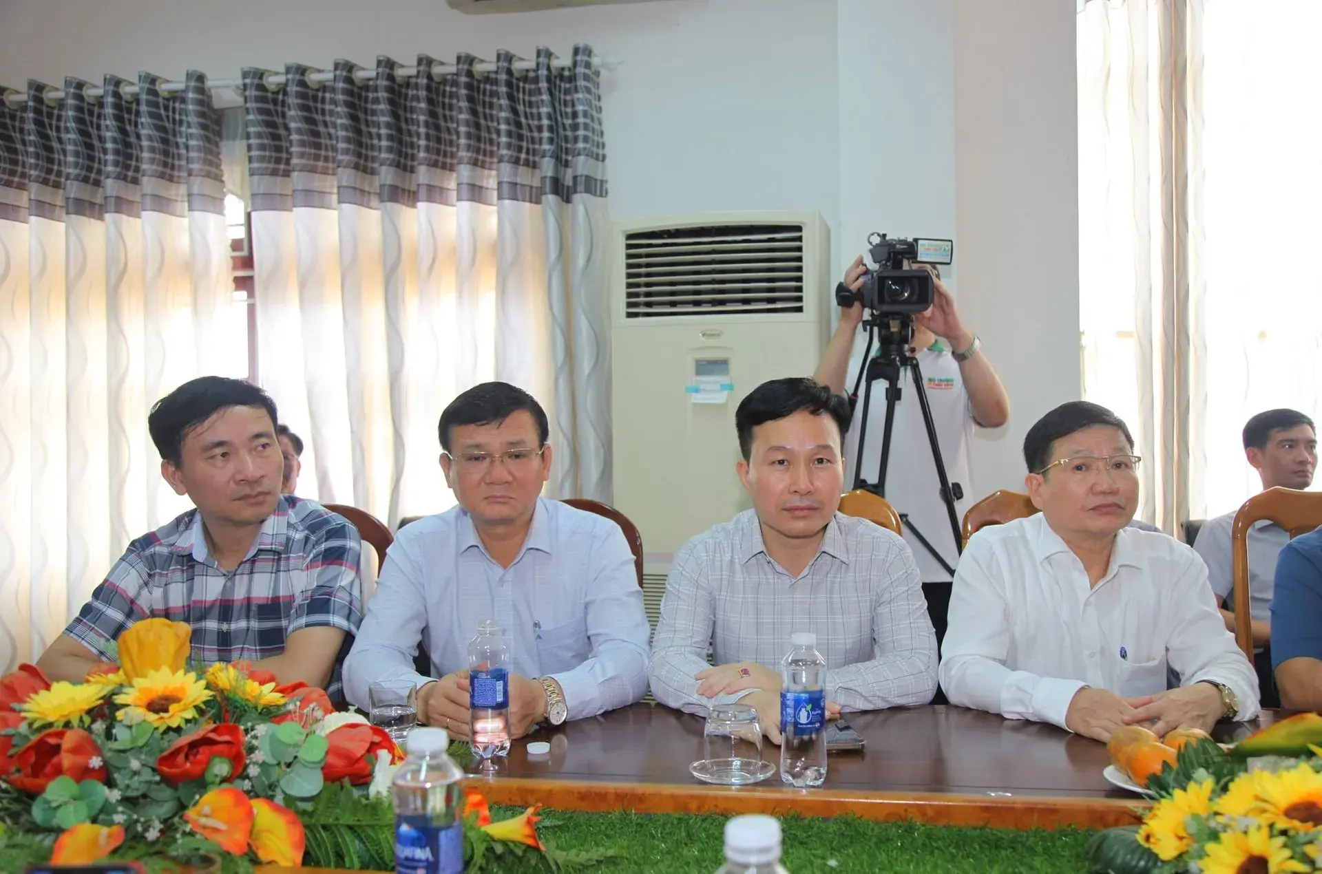 van-phong-dak-lak-10-.jpg