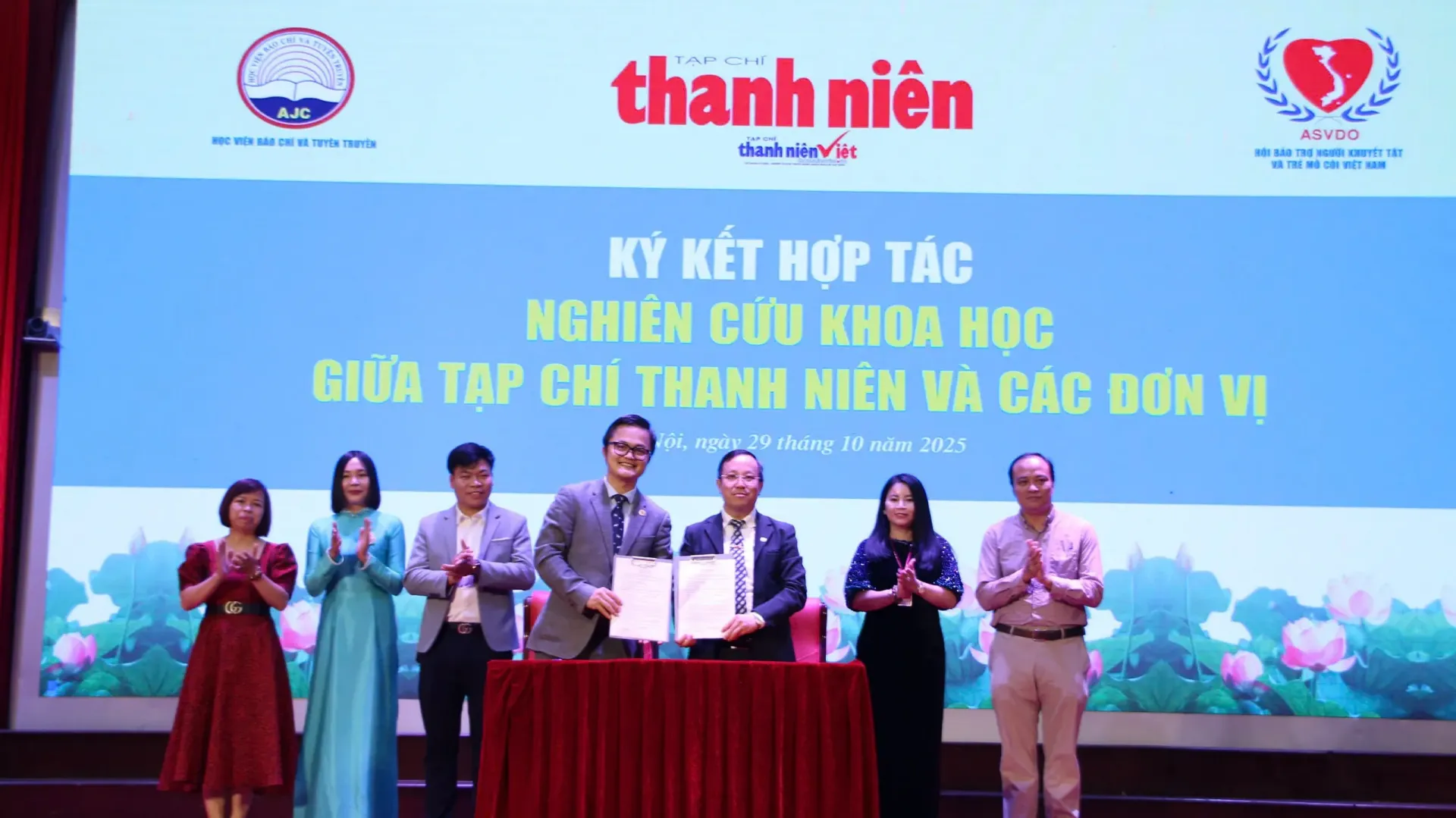 Lễ tổng kết, trao giải cuộc thi viết 'Vượt lên số phận' lần VIII- Ảnh 16. Lễ tổng kết, trao giải cuộc thi viết 'Vượt lên số phận' lần VIII- Ảnh 16.