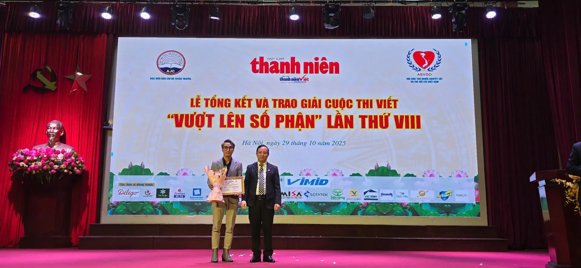 Lễ tổng kết, trao giải cuộc thi viết 'Vượt lên số phận' lần VIII- Ảnh 9. Lễ tổng kết, trao giải cuộc thi viết 'Vượt lên số phận' lần VIII- Ảnh 9.