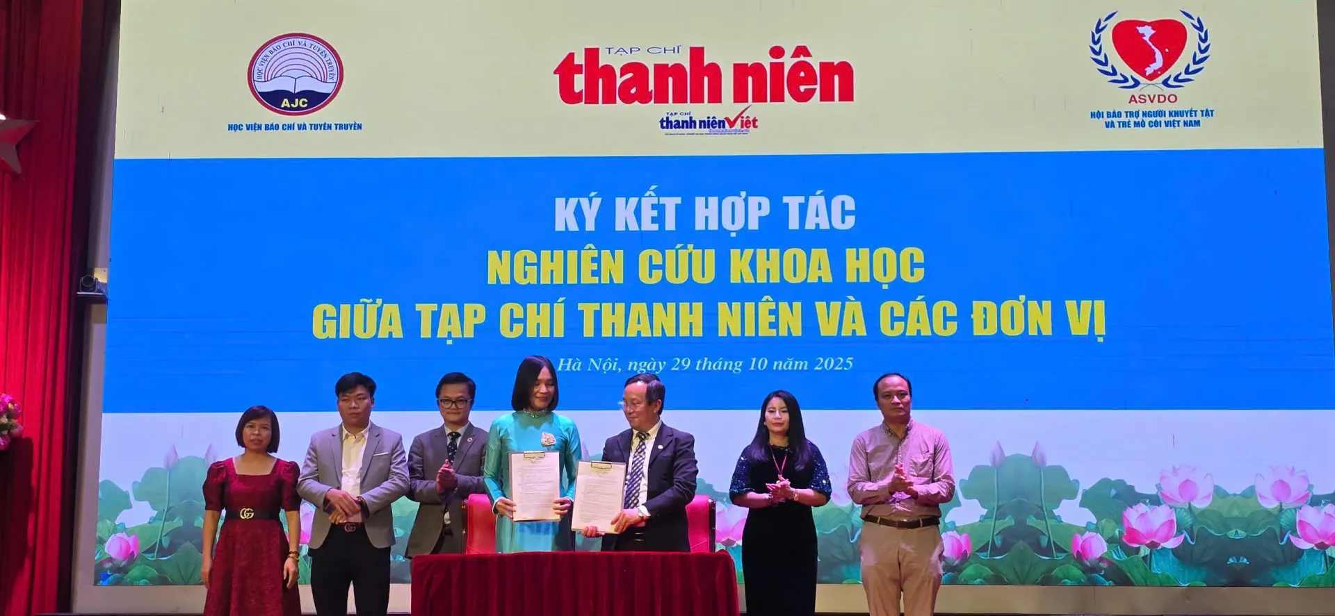Lễ tổng kết, trao giải cuộc thi viết 'Vượt lên số phận' lần VIII- Ảnh 13. Lễ tổng kết, trao giải cuộc thi viết 'Vượt lên số phận' lần VIII- Ảnh 13.