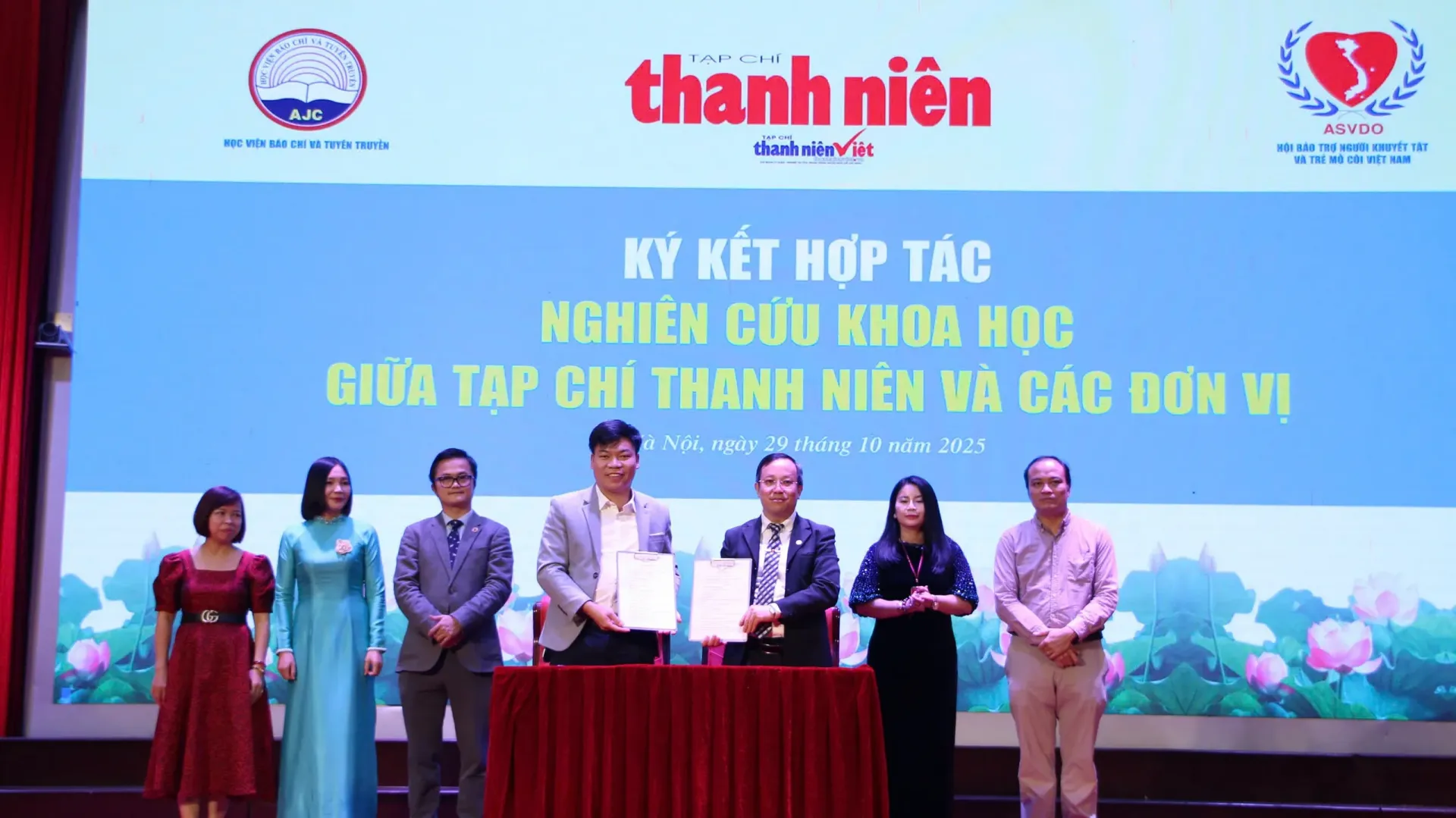 Lễ tổng kết, trao giải cuộc thi viết 'Vượt lên số phận' lần VIII- Ảnh 12. Lễ tổng kết, trao giải cuộc thi viết 'Vượt lên số phận' lần VIII- Ảnh 12.