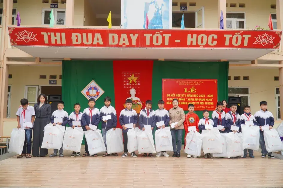 Tạp chí Nông nghiệp và Môi trường tổ chức chương trình “Xuân ấm mầm xanh” tại Nông Cống, Thanh Hóa