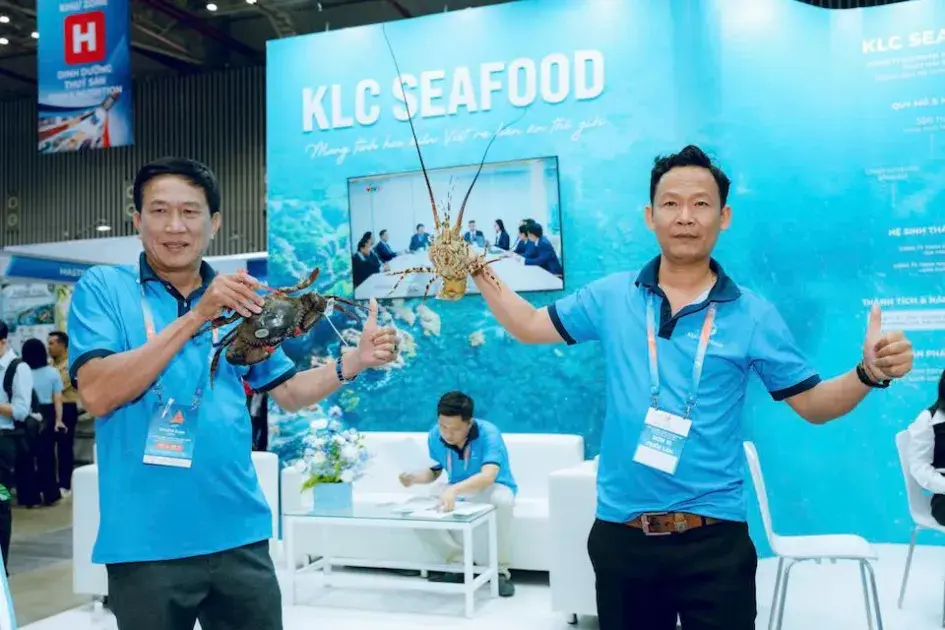 Tôm Việt trên kệ hàng thế giới: Không cần rẻ nhất, chỉ cần đáng mua nhất