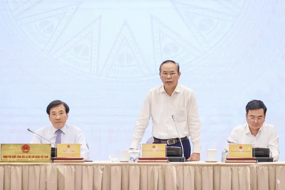 Thứ trưởng Phùng Đức Tiến thông tin về các giải pháp đảm bảo sản xuất, xuất khẩu lúa gạo