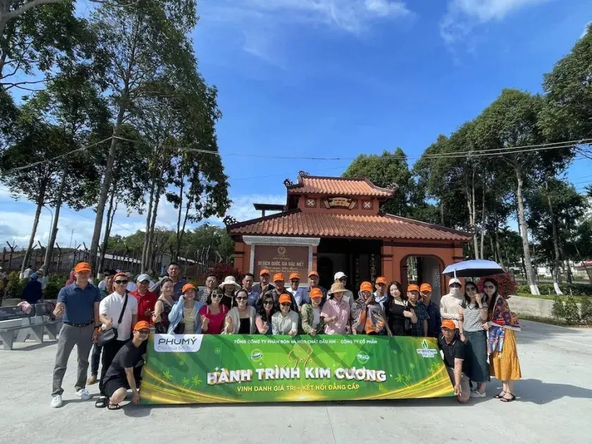 Bứt phá từ nền tảng sản xuất: PVFCCo lập “cú đúp” tại Vietnam i4 Impact Awards 2026