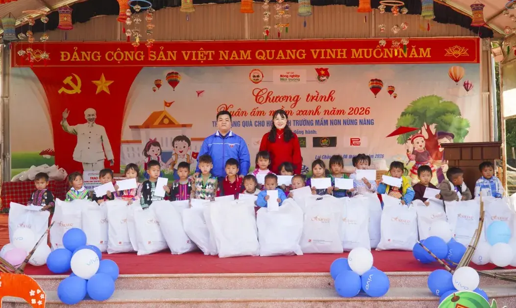 Tạp chí Nông nghiệp và Môi trường tổ chức chương trình "Xuân ấm mầm xanh" năm 2026 ở Lai Châu