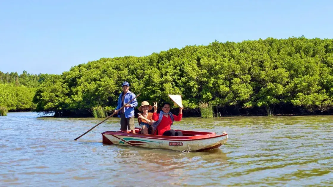 Quảng Ngãi: Du lịch “xanh” giữa vùng trung tâm công nghiệp