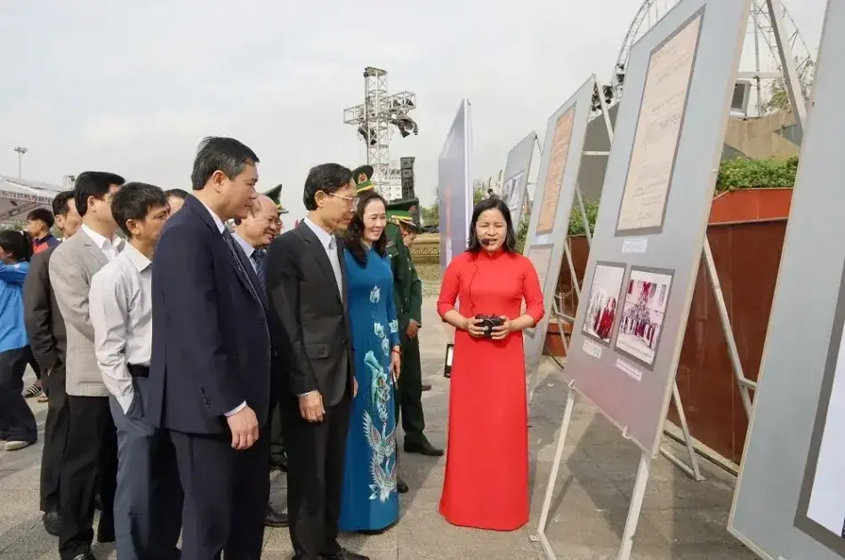 Thanh Hóa khai mạc triển lãm chào mừng bầu cử đại biểu Quốc hội khóa XVI