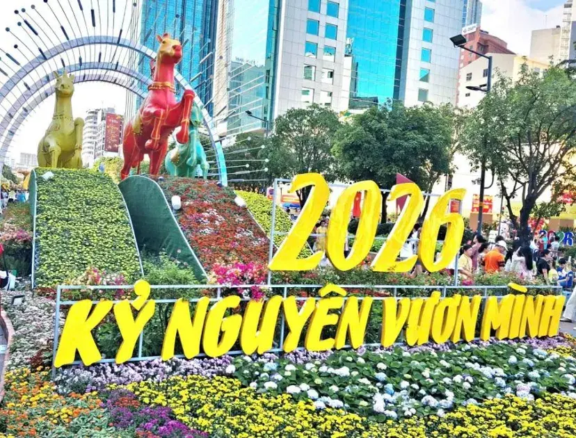 TP. Hồ Chí Minh tràn ngập sắc xuân những ngày Tết Bính Ngọ