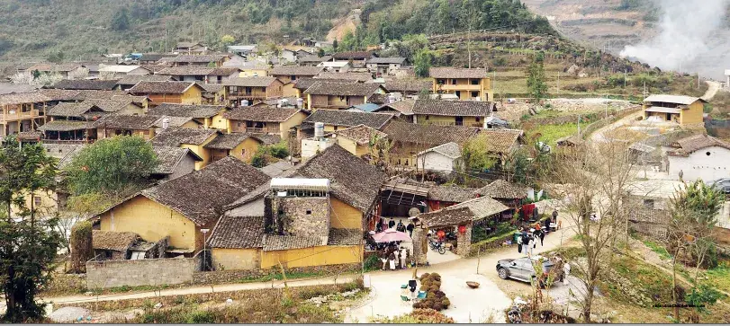 Mùa xuân ở làng "cổ tích" Lô Lô Chải
