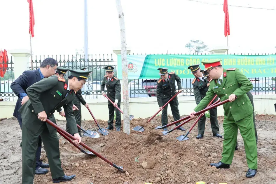 Ninh Bình lan tỏa khí thế Tết trồng cây Xuân Bính Ngọ 2026
