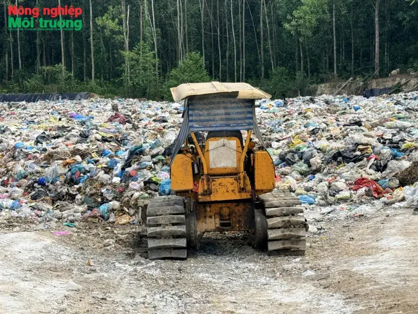 Các khu chôn lấp rác thải phía Đông Quảng Ngãi chịu áp lực lớn