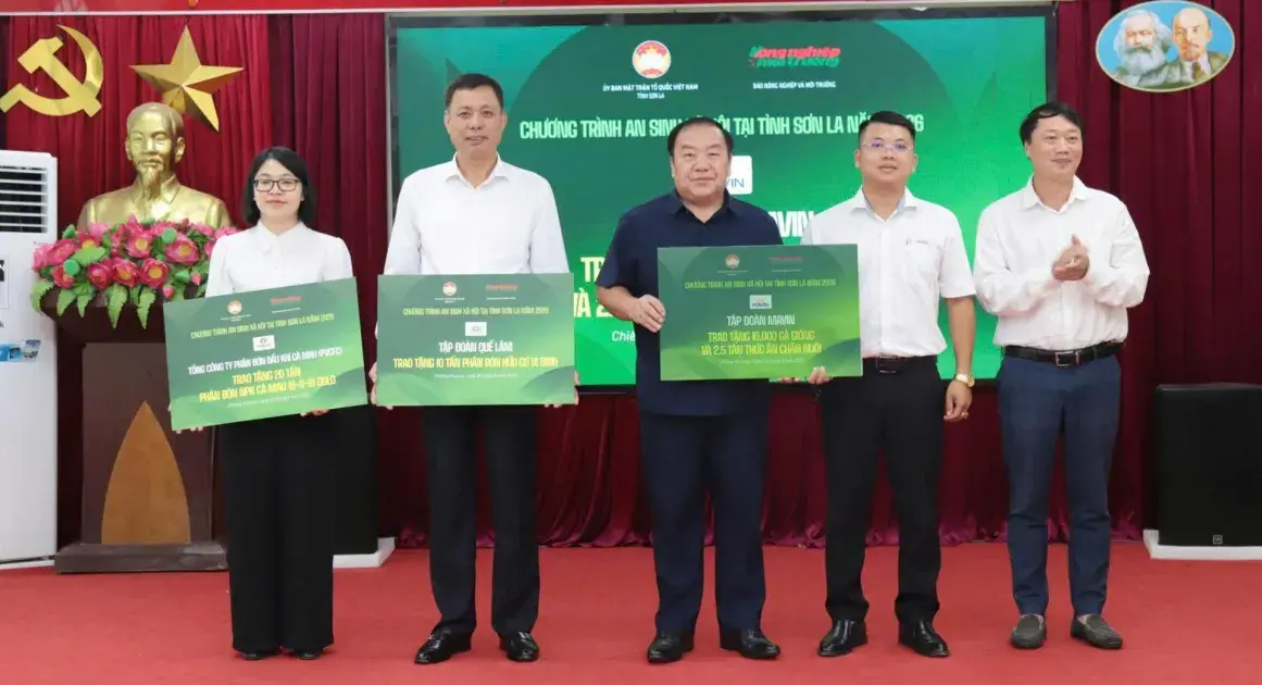 Mavin trao 10.000 gà giống, tạo sinh kế bền vững tại Sơn La