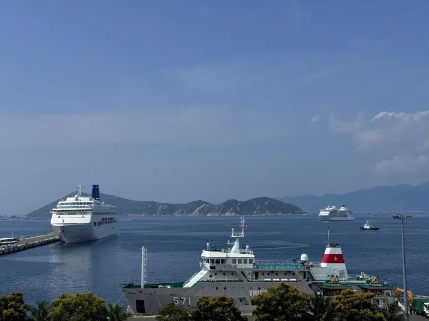 Khánh Hòa đón gần 458.000 lượt khách dịp Giỗ Tổ Hùng Vương, doanh thu du lịch tăng gần 43%