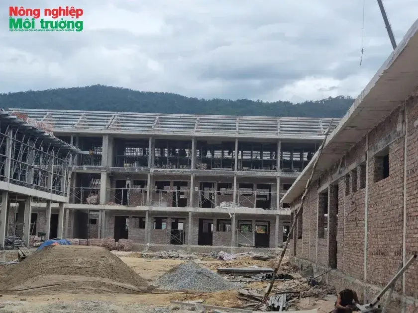 Bài 2: Vượt nắng mưa đưa trường mới lên non